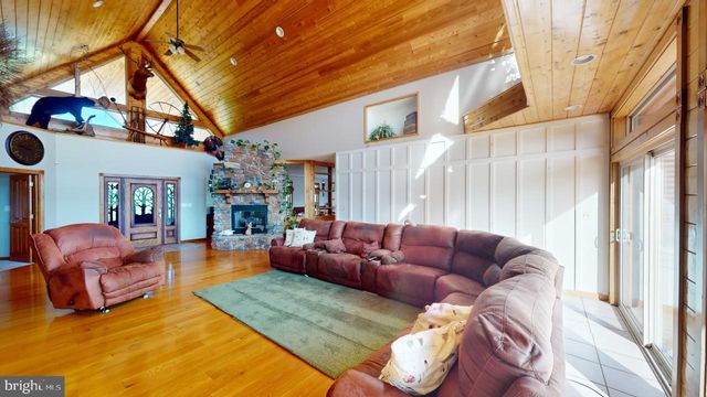 2810 DON MCCAULEY RD, Romney, WV 26757