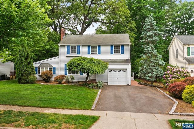 557 Monroe Court, River Edge, NJ 07661