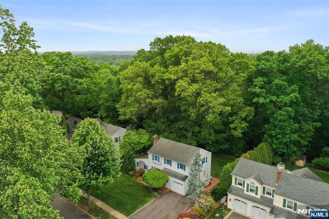 557 Monroe Court, River Edge, NJ 07661