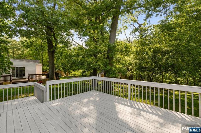 557 Monroe Court, River Edge, NJ 07661