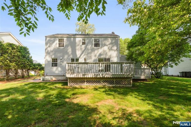 557 Monroe Court, River Edge, NJ 07661