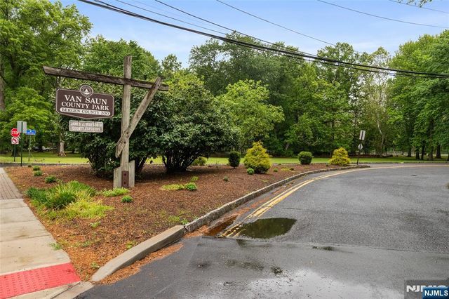 557 Monroe Court, River Edge, NJ 07661