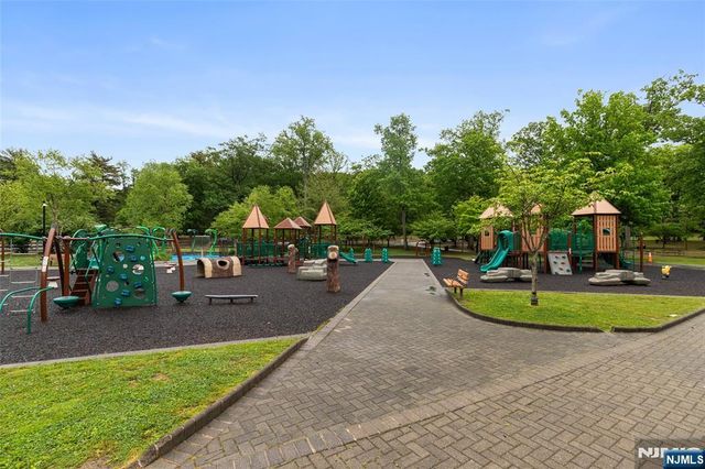 557 Monroe Court, River Edge, NJ 07661