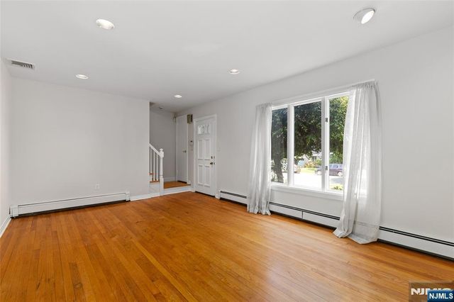 557 Monroe Court, River Edge, NJ 07661