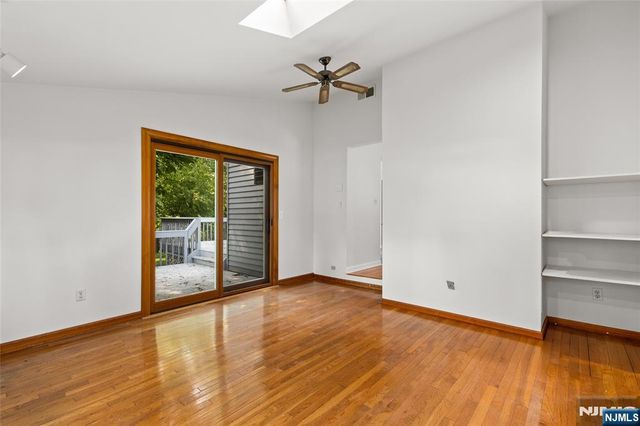 557 Monroe Court, River Edge, NJ 07661