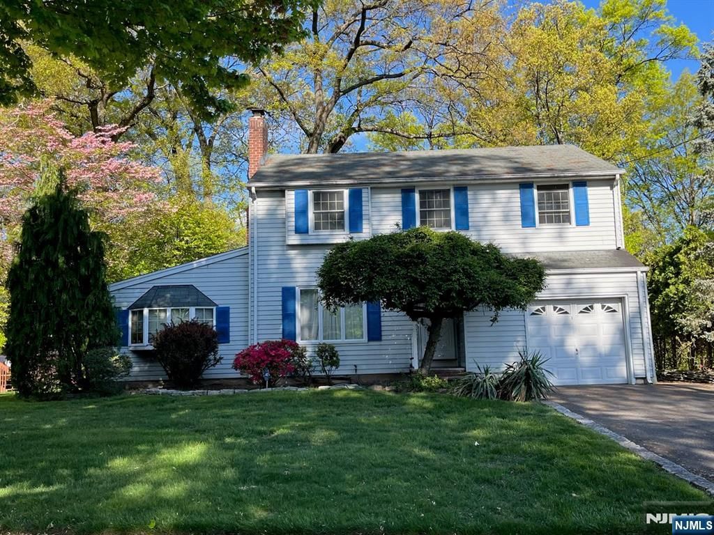 557 Monroe Court, River Edge, NJ 07661