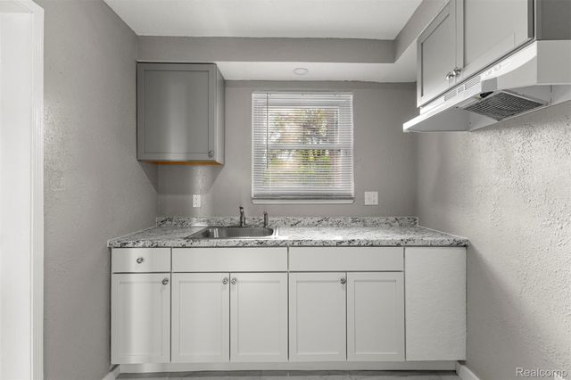 10842 Nottingham Road, Detroit, MI 48224