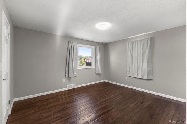 10842 Nottingham Road, Detroit, MI 48224