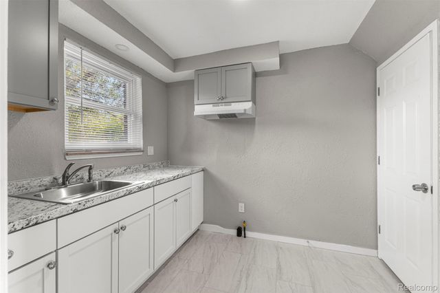 10842 Nottingham Road, Detroit, MI 48224