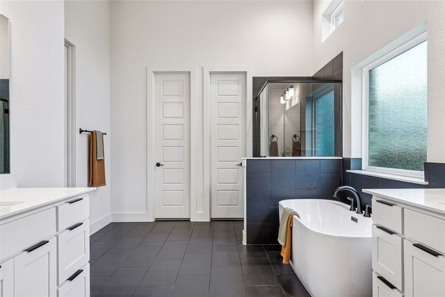 826 Townsman Court, Midlothian, TX 76065