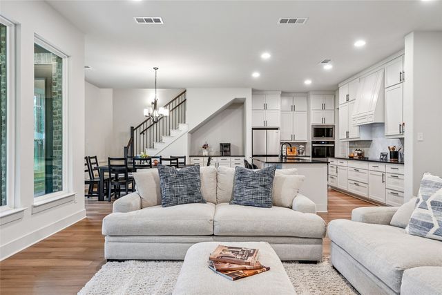826 Townsman Court, Midlothian, TX 76065