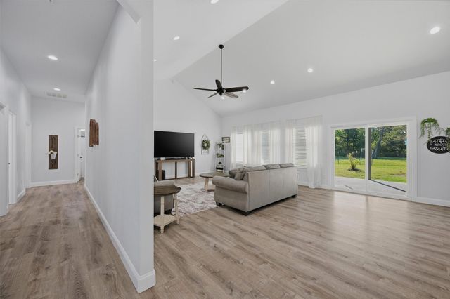 210 County Road 2184, Gainesville, TX 76240