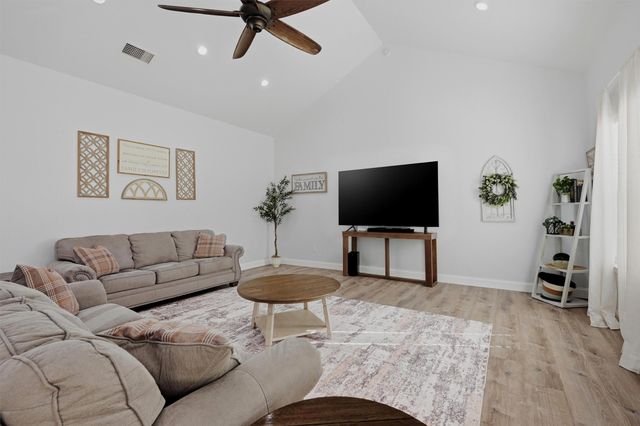 210 County Road 2184, Gainesville, TX 76240