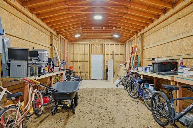 210 County Road 2184, Gainesville, TX 76240