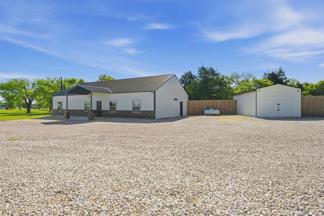 210 County Road 2184, Gainesville, TX 76240