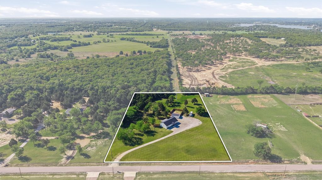 210 County Road 2184, Gainesville, TX 76240