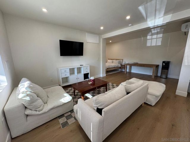 4221 Vista Way Studio, La Mesa, CA 91941