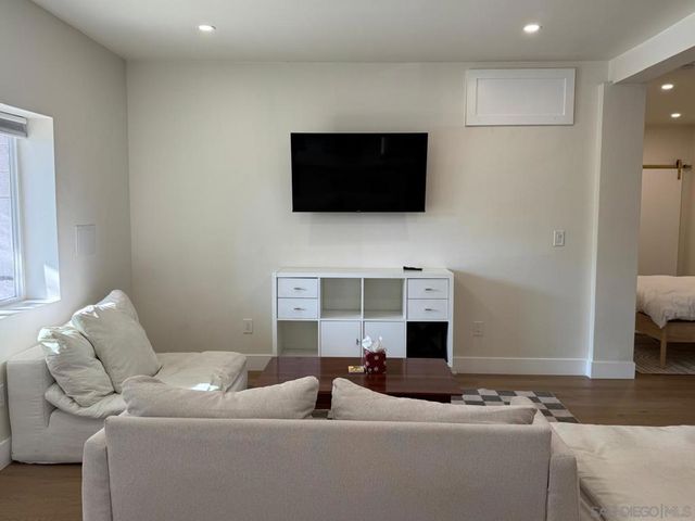 4221 Vista Way Studio, La Mesa, CA 91941