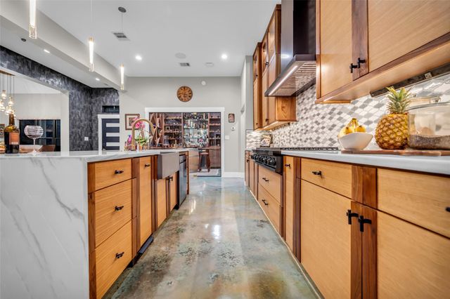 2485 County Road 203, East Bernard, TX 77435