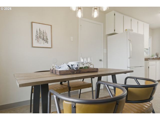 9725 N EXETER Ave, Portland, OR 97203