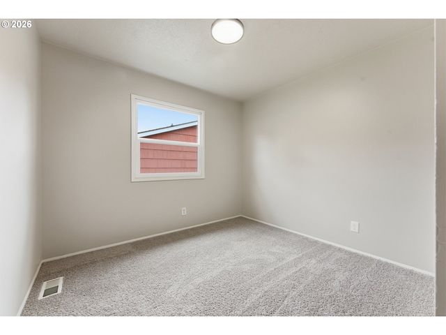 9725 N EXETER Ave, Portland, OR 97203