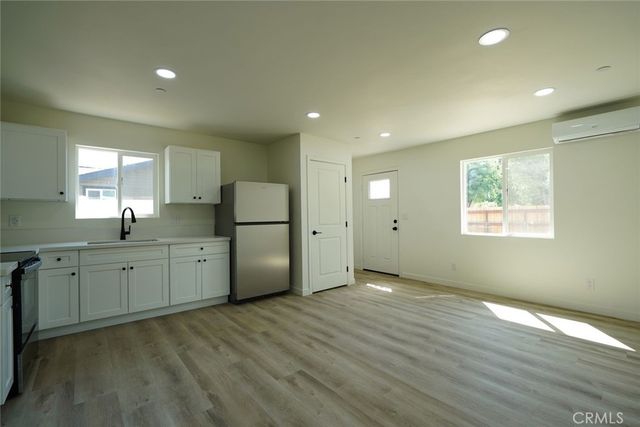 4811 Charlotte Way, Riverside, CA 92504