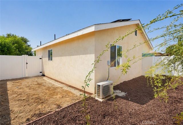 4811 Charlotte Way, Riverside, CA 92504