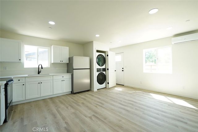 4811 Charlotte Way, Riverside, CA 92504