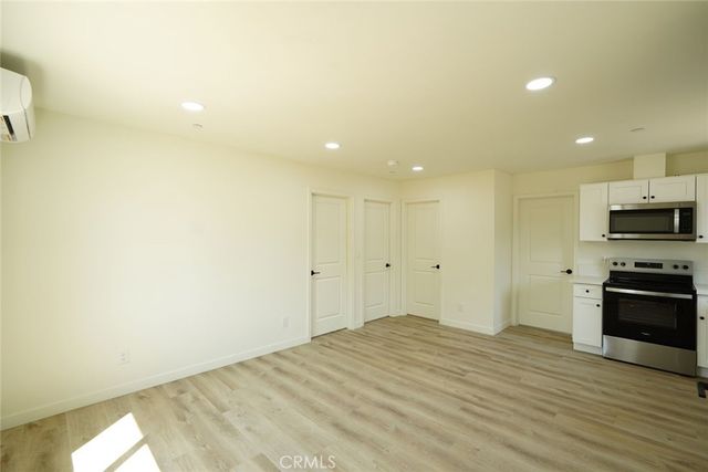 4811 Charlotte Way, Riverside, CA 92504