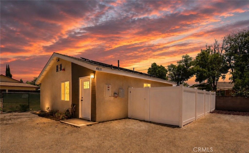 4811 Charlotte Way, Riverside, CA 92504