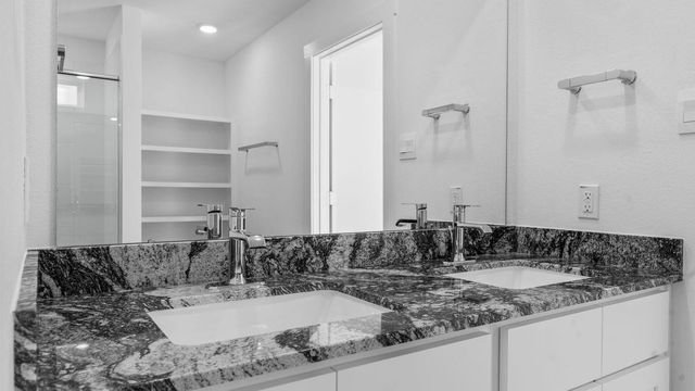 2713 Gran Castillo Drive, Texas City, TX 77568