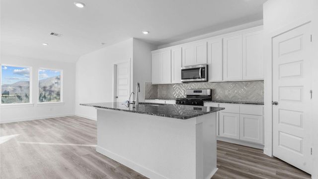 2713 Gran Castillo Drive, Texas City, TX 77568