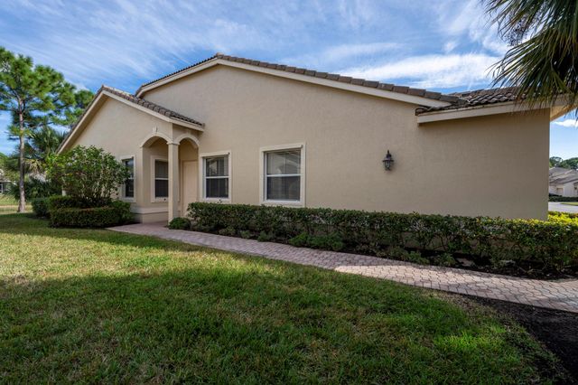 8116 Carnoustie Place, Port St Lucie, FL 34986