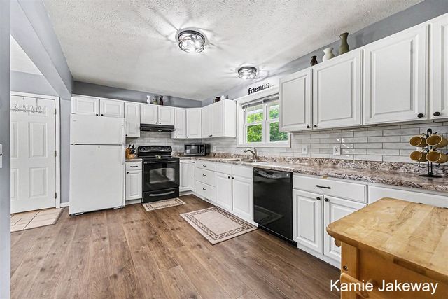 836 Morgan Drive, Belding, MI 48809