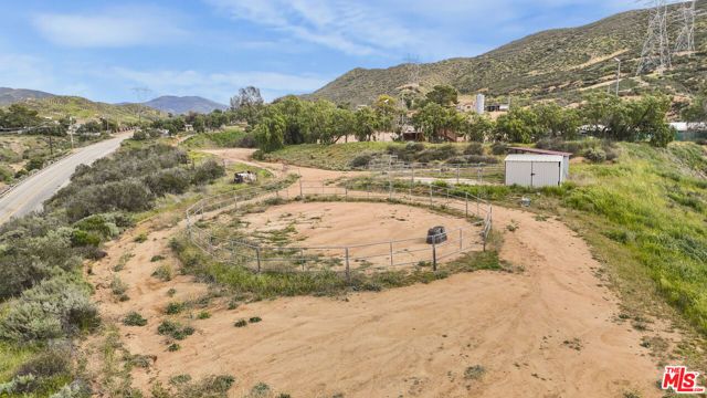 11426 Sierra Highway, Santa Clarita, CA 91390