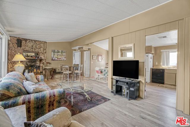 11426 Sierra Highway, Santa Clarita, CA 91390