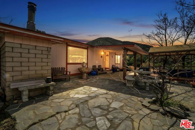 11426 Sierra Highway, Santa Clarita, CA 91390