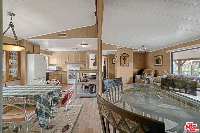 11426 Sierra Highway, Santa Clarita, CA 91390