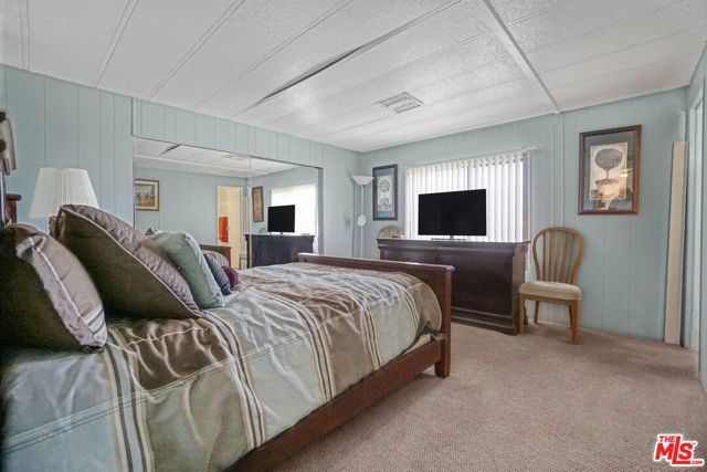 11426 Sierra Highway, Santa Clarita, CA 91390