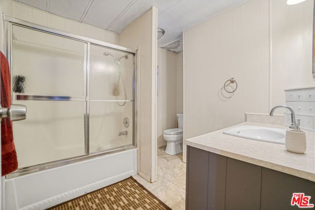 11426 Sierra Highway, Santa Clarita, CA 91390