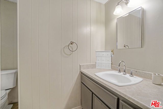 11426 Sierra Highway, Santa Clarita, CA 91390