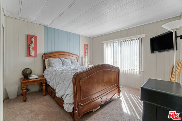 11426 Sierra Highway, Santa Clarita, CA 91390