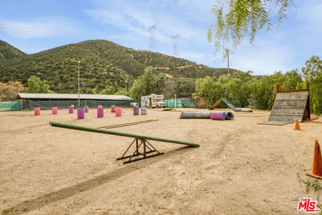 11426 Sierra Highway, Santa Clarita, CA 91390