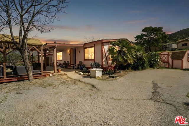 11426 Sierra Highway, Santa Clarita, CA 91390