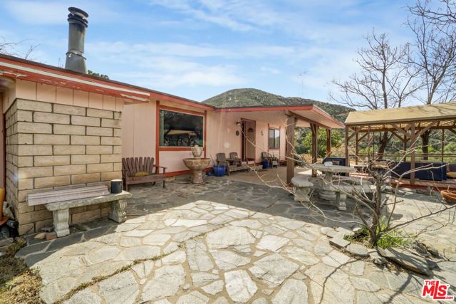 11426 Sierra Highway, Santa Clarita, CA 91390