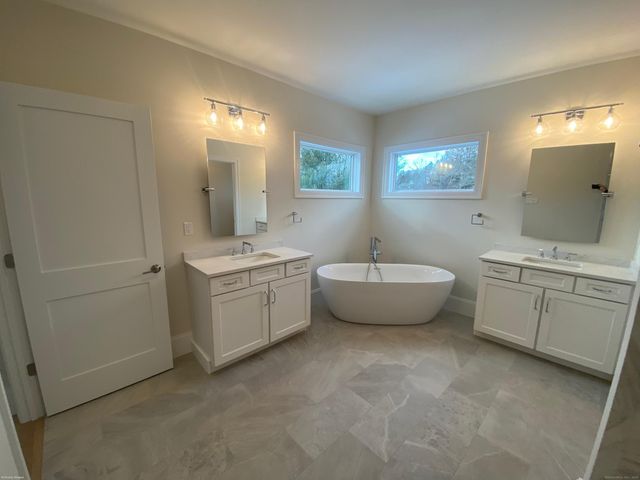 52 Westenhook Terrace, Southbury, CT 06488