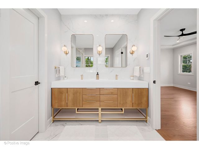 6925 Clarendon Hills Road, Darien, IL 60561