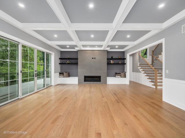 6925 Clarendon Hills Road, Darien, IL 60561