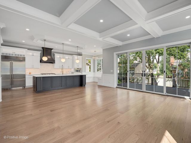 6925 Clarendon Hills Road, Darien, IL 60561