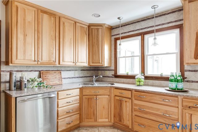 1631 Old Hundred Rd, Midlothian, VA 23114